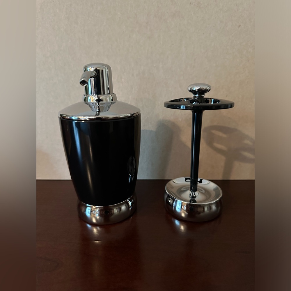 2 pc Bathroom Accessory Set